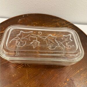 Vtg Hazel Atlas Clear Glass Ivy Leaf Vine Pattern refrigerator Covered Dish